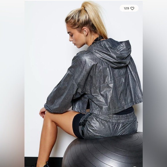 *NWOT* FREE PEOPLE MOVEMENT DIAMOND BLACK REFLECTIVE JACKET - Picture 2 of 5